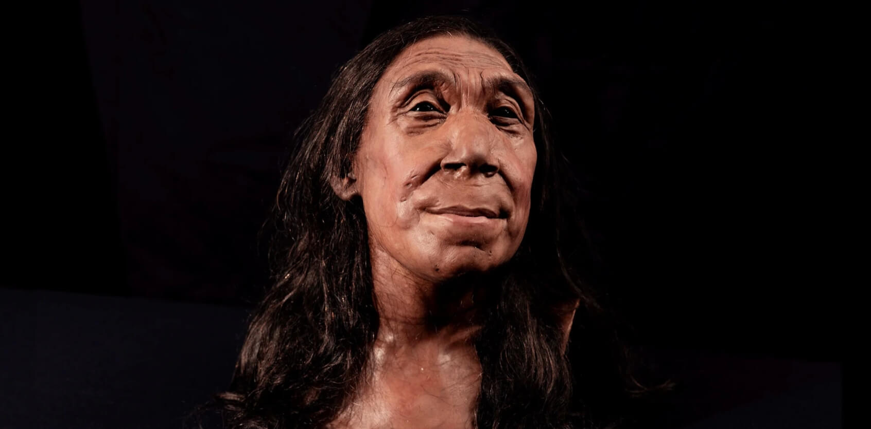 Как выглядели неандертальцы-женщины. Реконструкция внешнего вида 40-летней неандерталки, жившей 75 000 лет назад. Источник изображения: University of Cambridge. Фото.