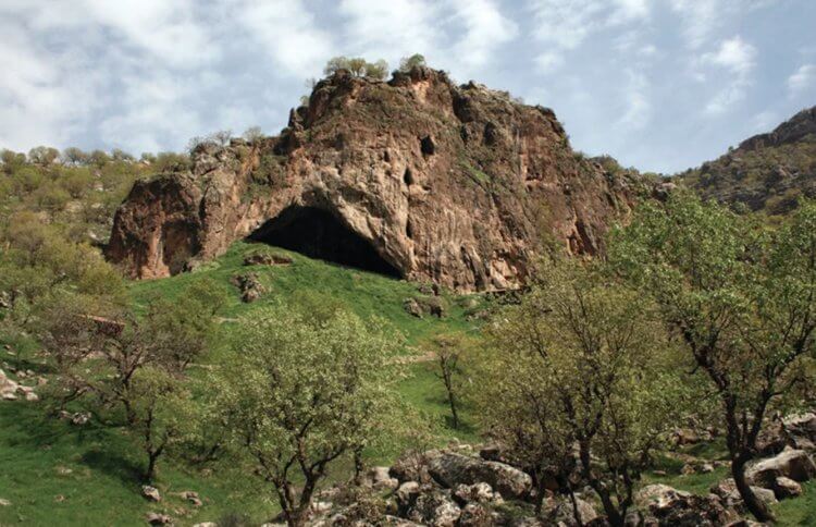 Neanderthals in Shanidar Cave. Entrance to Shanidar Cave. Photo source: University of Cambridge. Photo.