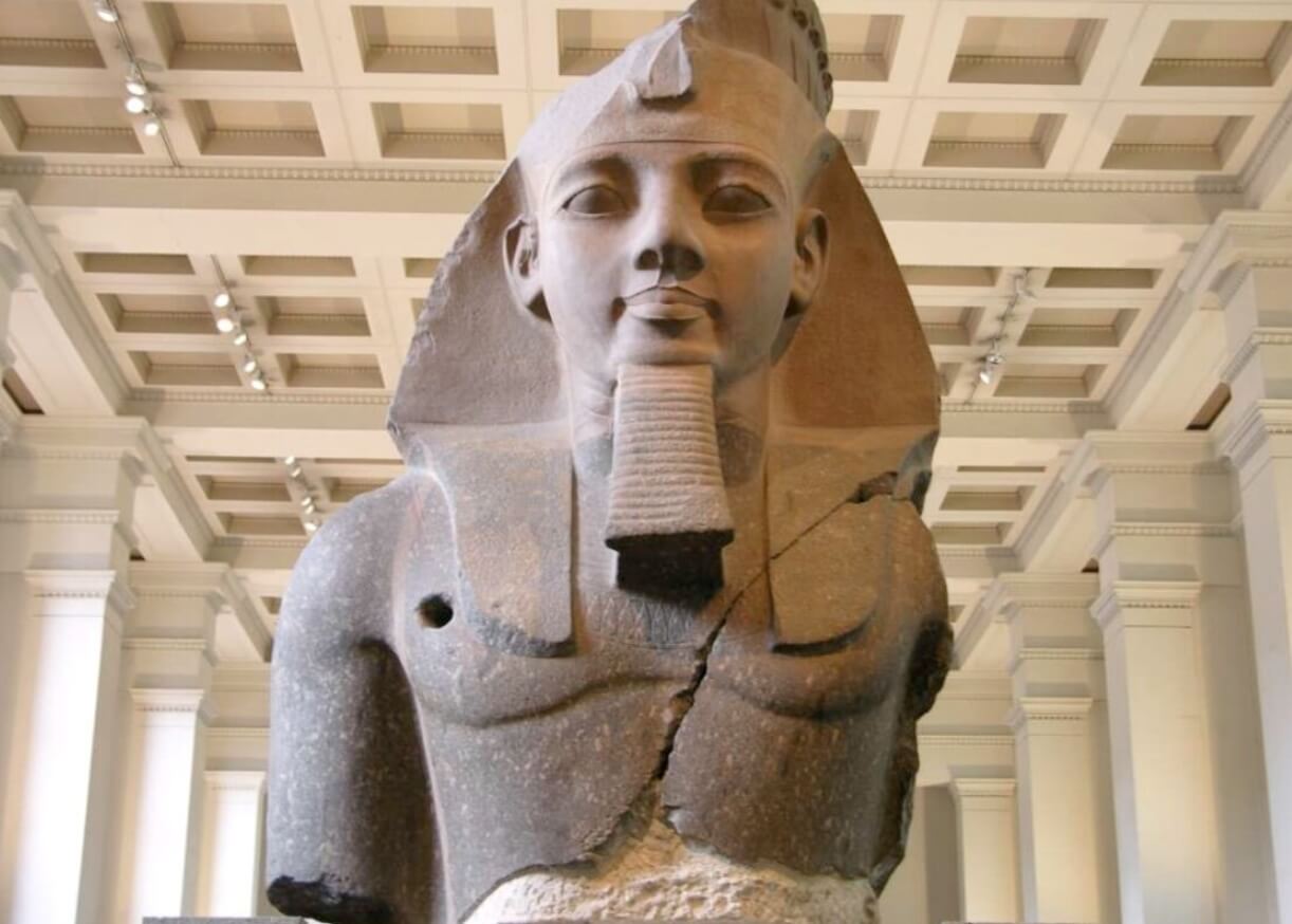Гробница фараона Рамсеса II. Гробница фараона Рамсеса II была многократно разграблена. Источник изображения: africabriefing.com. Фото.
