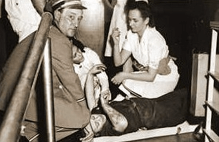 Девушка, которая пережила две катастрофы за один день. Бетти Лу Оливер, которую извлекли из-под обломков лифта. Источник фото: aerospaceweb.org. Фото.