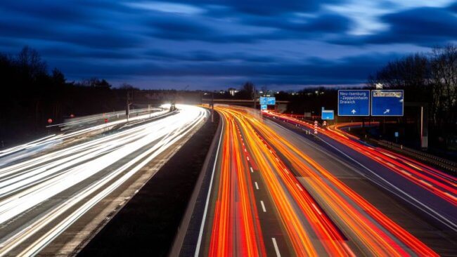 Автобаны Германии приходят в негодность. Безопасность самых скоростных дорог становится мифом. Фото.
