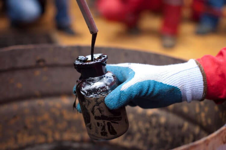 Закончится ли когда-нибудь нефть? Для образования нефти нужны особые условия и сотни миллионов лет. Источник фото: uglevodorody.ru. Фото.
