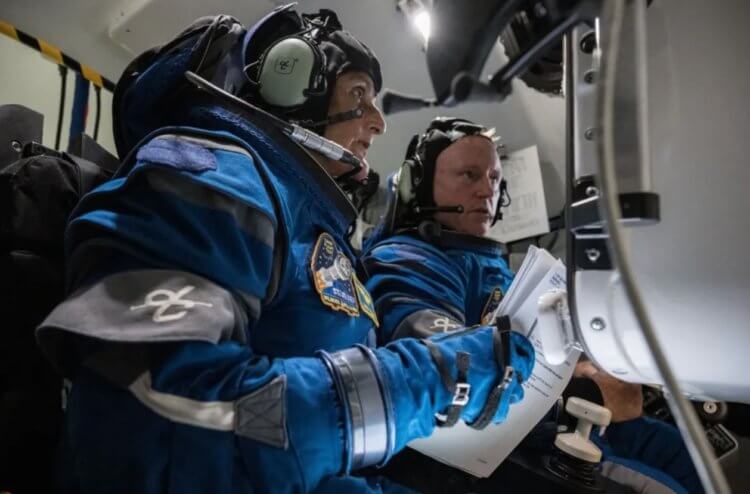 Когда экипаж Starliner полетит обратно. Астронавты Суни Уильямс и Бутч Уилмор, которые не могут вернуться на Землю. Источник: BBC. Фото.