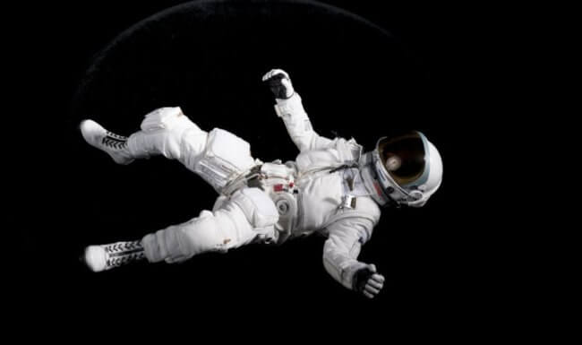 Астронавты NASA не могут вернуться на Землю и даже выйти в открытый космос: кто их спасет? Фото.