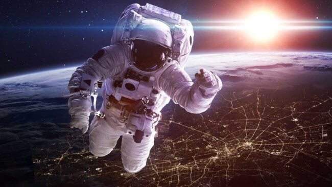 Скафандры NASA способны убить астронавтов — выходы в открытый космос прекращаются? Фото.