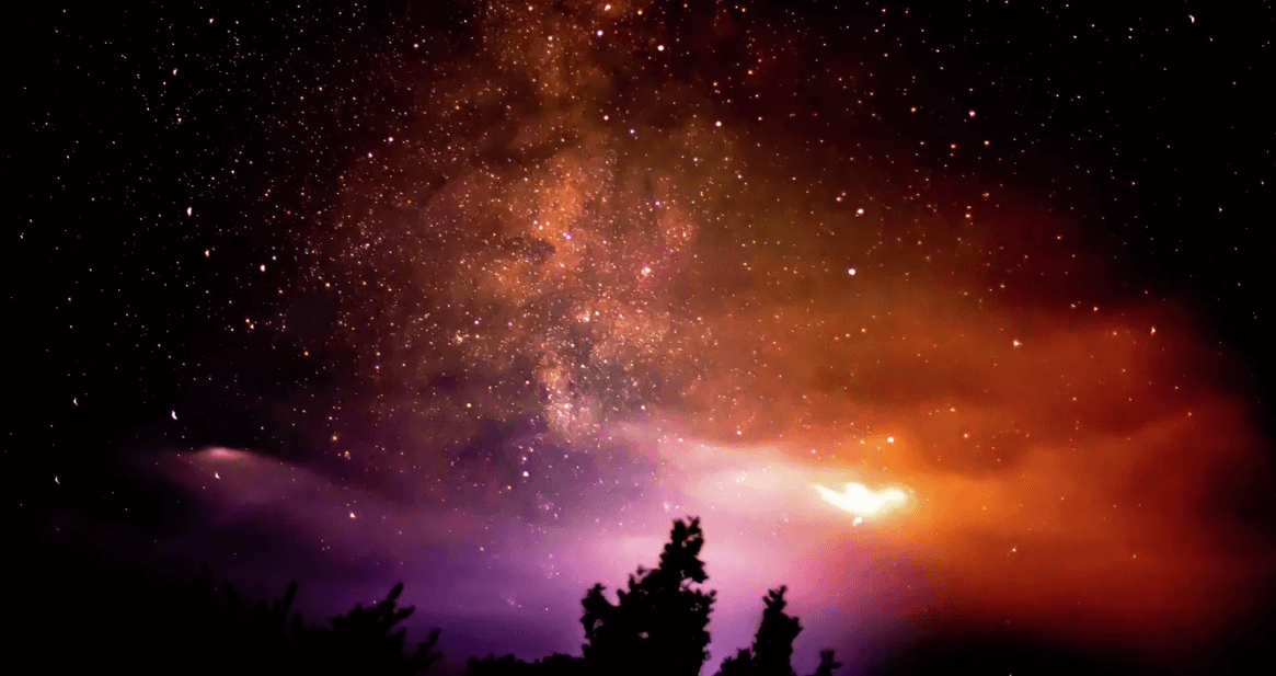 Почему одни звезды мерцают, а другие — нет. Многие звезды на небе мерцают и даже меняют цвет. Источник фото: sputnik-abkhazia.ru. Фото.