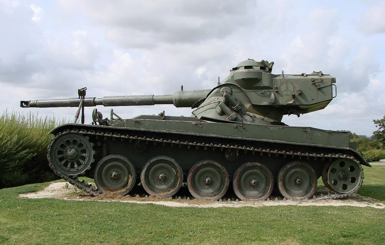 Сколько стоит танк. Французский танк AMX-13. Источник: novate.ru. Фото.