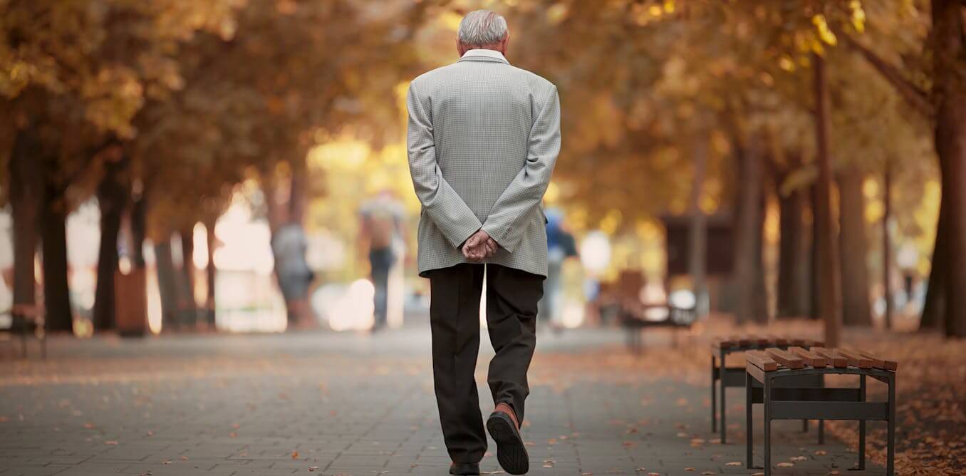 Зачем ходить пешком? Хотите жить дольше? Ходите как можно больше. Изображение: images.theconversation.com. Фото.
