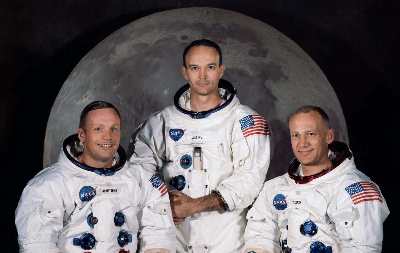 Первый рекорд дальности полета в космос. Экипаж космического корабля «Аполлон-11». Источник: wikimedia.org. Фото.