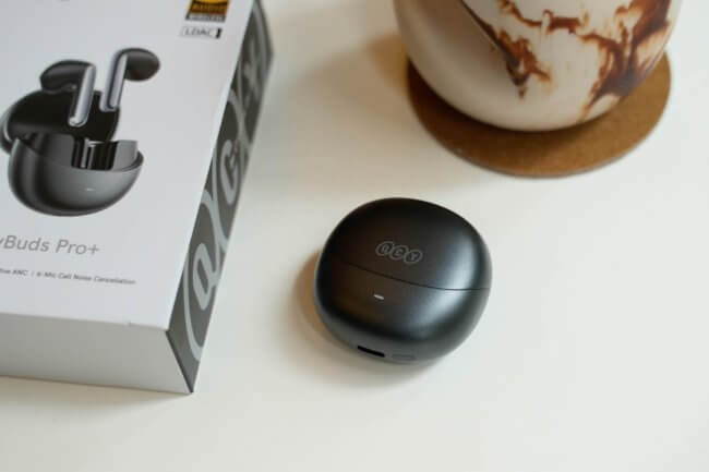 Почему стоит купить QCY AilyBuds Pro+. Это лучшие наушники с шумоподавлением и LDAC до 5000 рублей. Фото.