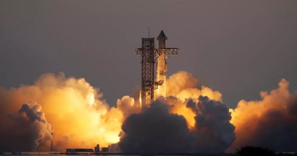 イーロン・マスクが歴史を作る：スペースXの巨大タワーが初めてロケットをキャッチ！