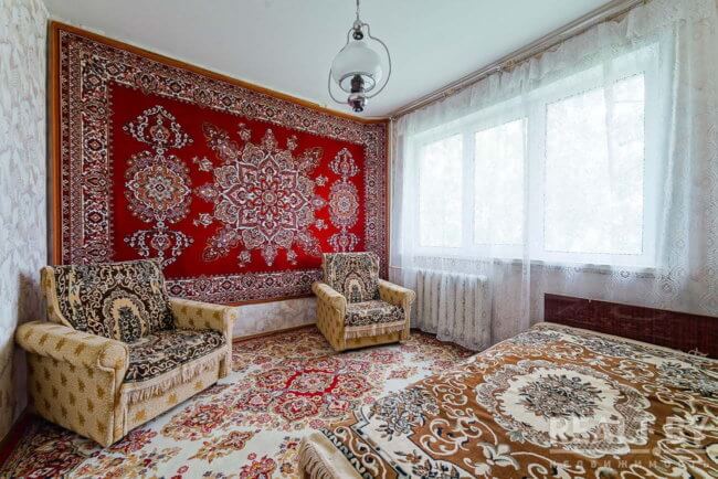 Зачем в СССР вешали ковры на стену? Это было необходимостью. Фото.