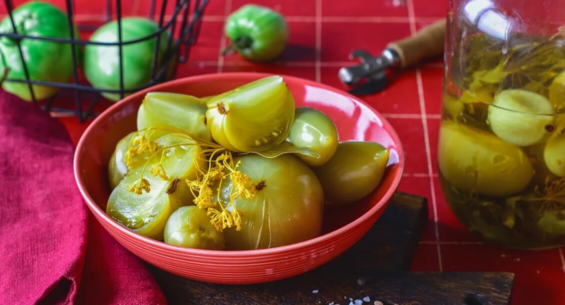 В умеренном количестве зеленые помидоры безвредны. Источник: gastronom.ru. Фото.