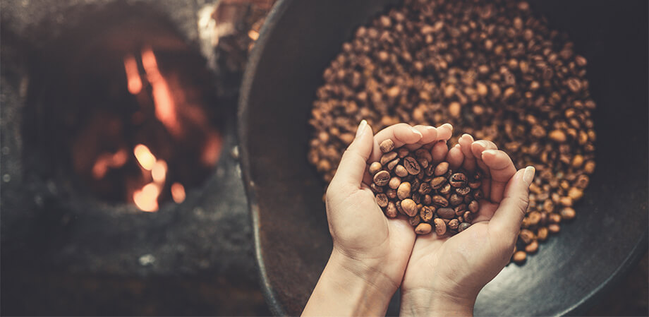 Первые письменные подтверждения потребления кофе датируются IX веком. Источник: kava.pro. Фото.