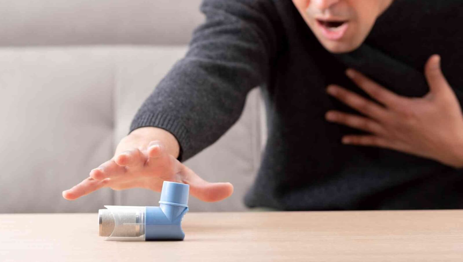 Приступы удушья при астме могут привести к смерти человека. Источник изображения: herminahospitals.com. Фото.