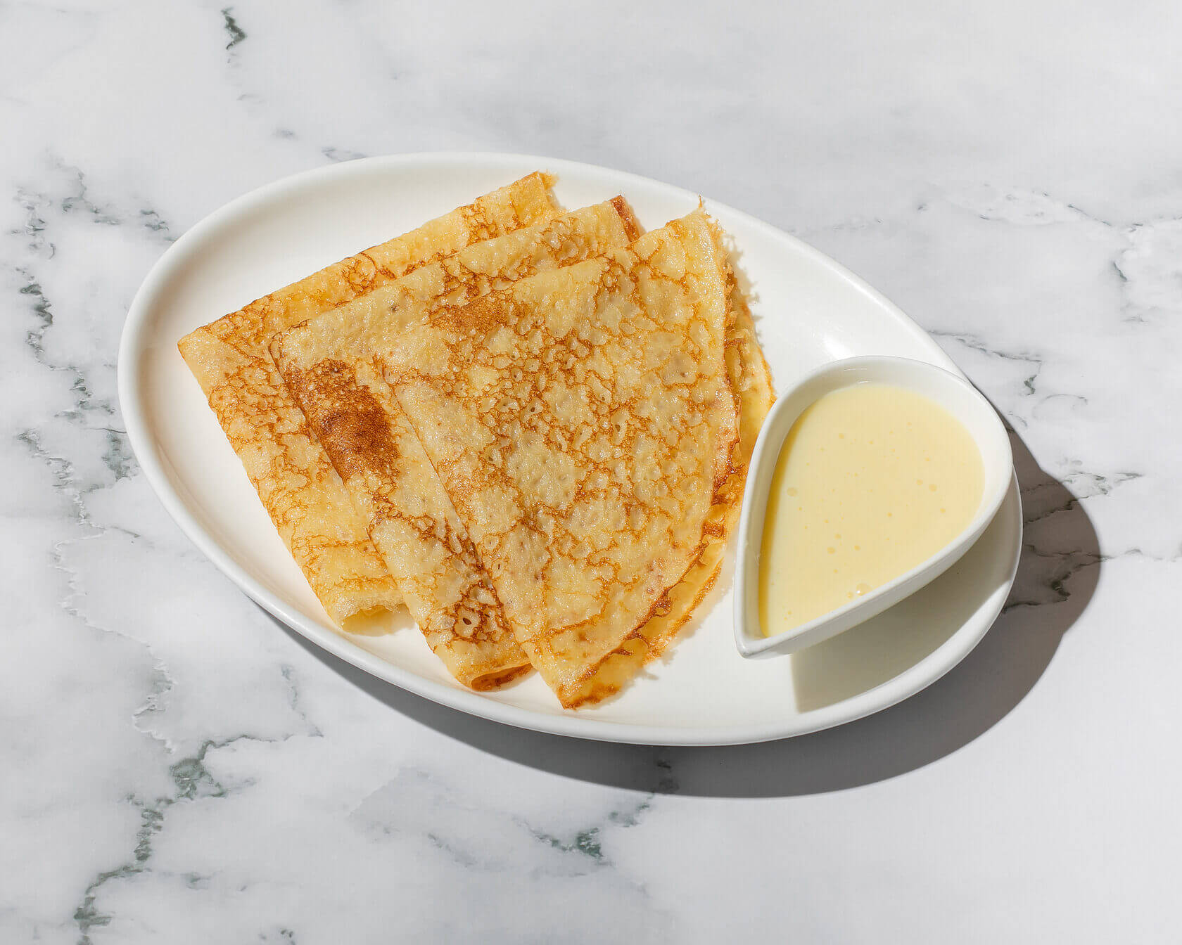 Полезность блинчиков определяет начинка. Выбирайте не сладкую и питательную. Источник изображения: kreativ61.ru. Фото.