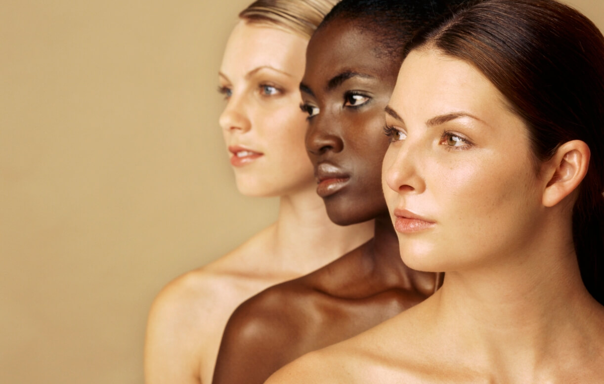 Цвет кожи зависит от количества меланина — пигмента, вырабатываемого клетками меланоцитами, который защищает от ультрафиолетового излучения и определяет оттенок. Источник изображения: Popular Science. Фото.