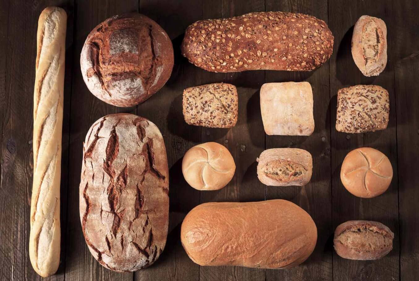 Какой хлеб самый полезный: рекомендуется покупать только его. Белый хлеб может стать причиной ожирения, но существует полезная альтернатива. Источник изображения: verywellhealth.com. Какой хлеб самый полезный: рекомендуется покупать только его. Белый хлеб может стать причиной ожирения, но существует полезная альтернатива. Источник изображения: verywellhealth.com. Фото.