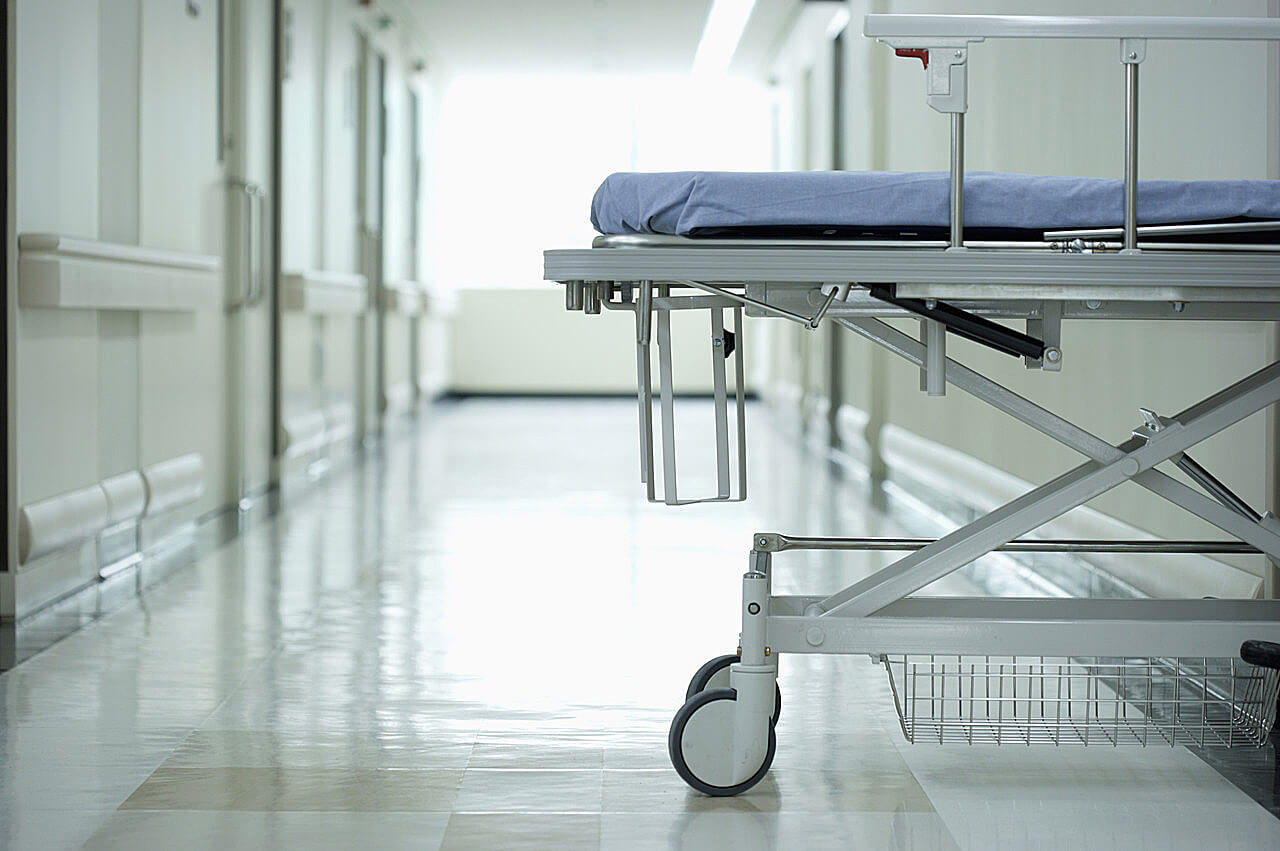 Одной из главных причин ученые называют нехватку персонала в выходные дни. Источник: naked-science.ru. Фото.