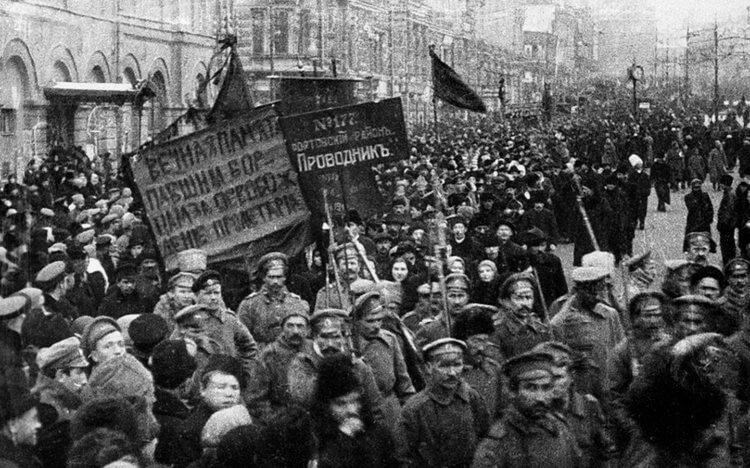 Почему именно 8 марта. Фотография февральской революции. Источник изображения: life.ru. Почему именно 8 марта. Фотография февральской революции. Источник изображения: life.ru. Фото.