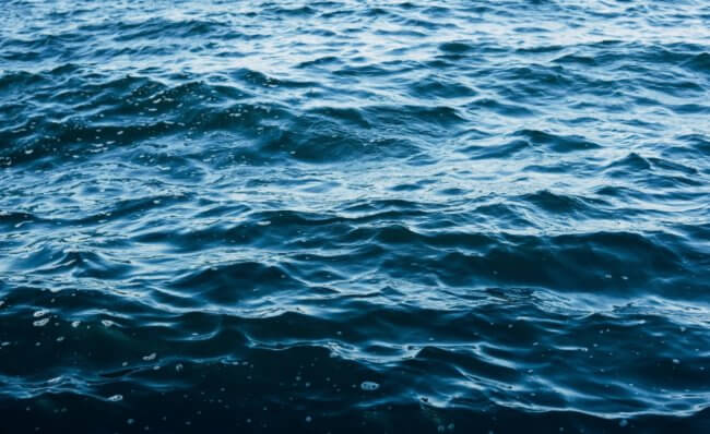 Почему вода в море соленая, а в озере — нет? Вы ряд ли знали ответ! Фото.