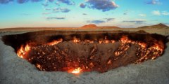 В Туркменистане уже 50 лет горит кратер: когда он будет потушен? Фото.