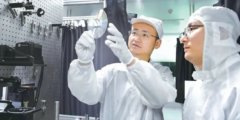 В Китае создали стеклянный диск на 360 терабайт — на нем можно хранить 90 тысяч фильмов. Фото.