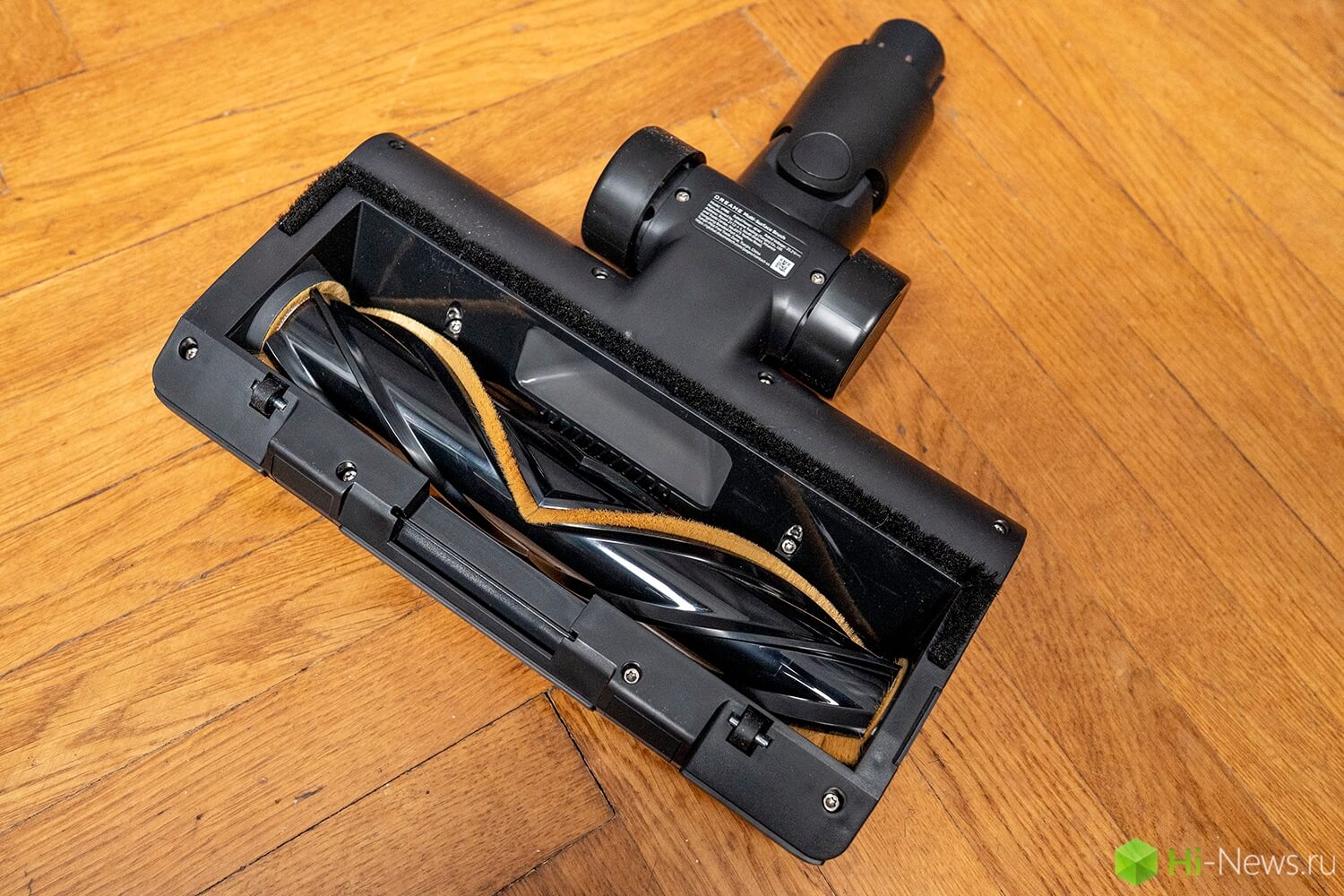 Опыт использования Dreame R10S Pro. Такая щетка хорошо справится с ковром. Фото.