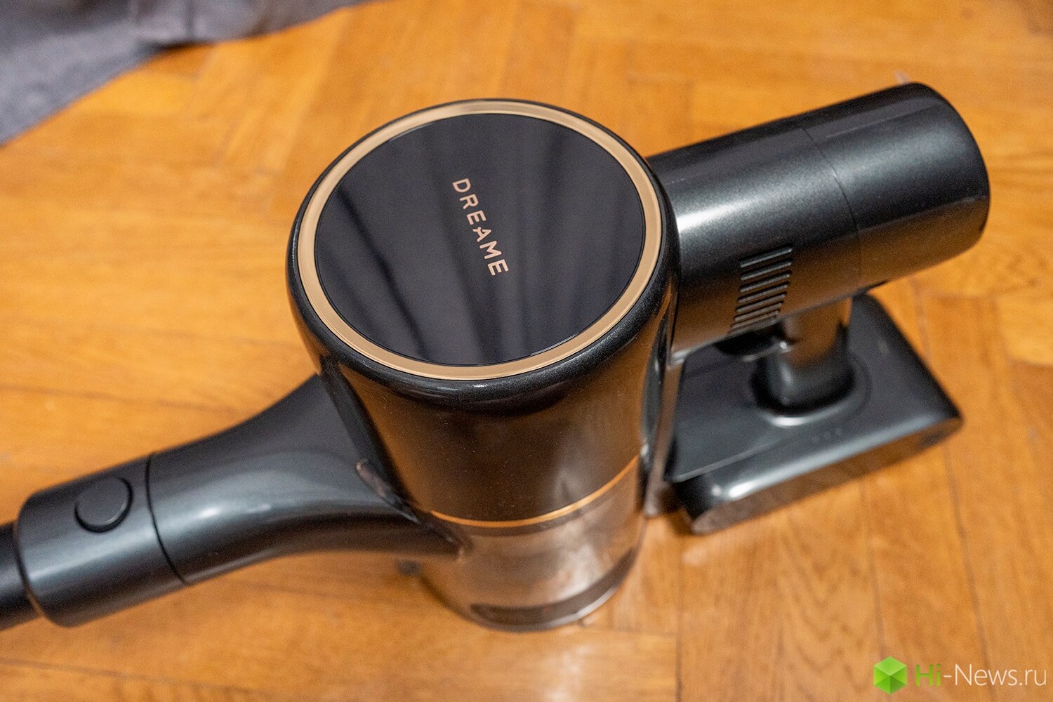 Характеристики Dreame R10S Pro. Под этим корпусом мощный мотор. Фото.