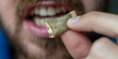 Кофейный снюс: почему новый тренд среди молодёжи заставил врачей бить тревогу. Фото.