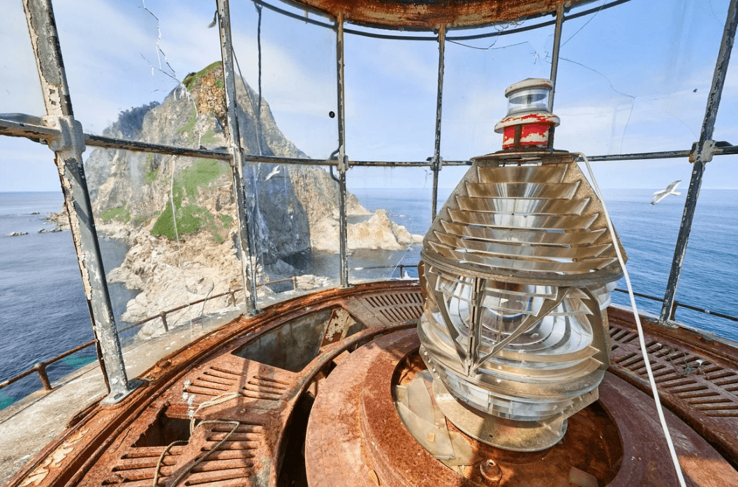 Башня маяка. Источник изображения: brodyaga.ru. Фото.