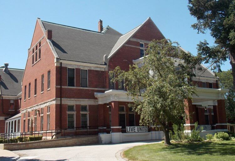 Последствия чудовищного эксперимента. приют Iowa Soldiers’ Orphans’ Home. Источник фотографии: wikipedia.org. Последствия чудовищного эксперимента. приют Iowa Soldiers’ Orphans’ Home. Источник фотографии: wikipedia.org. Фото.