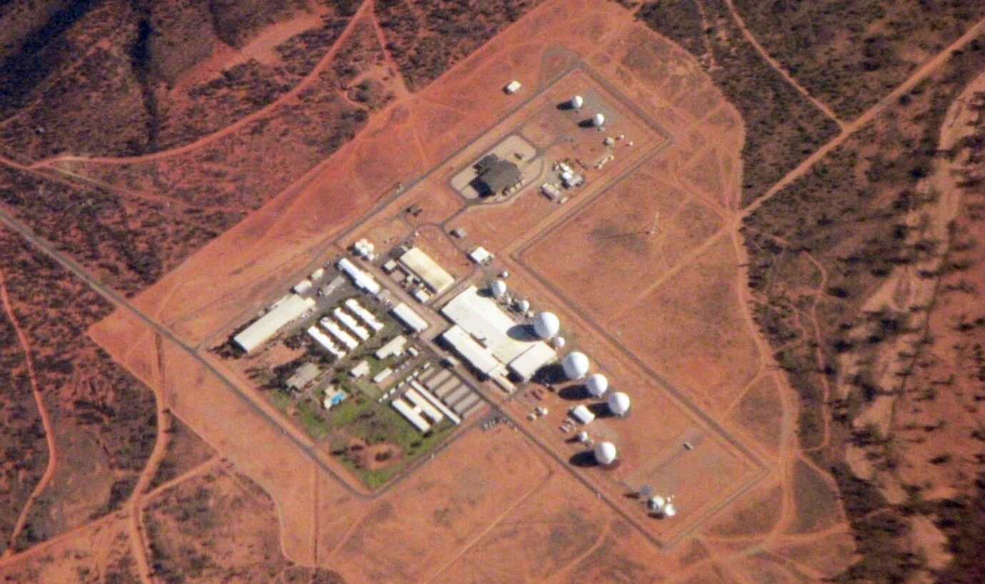 Секретные технологии США и Австралии. Вид на секретную базу «Пайн-Гэп» с воздуха. Источник фотографии: wikipedia.org. Фото.