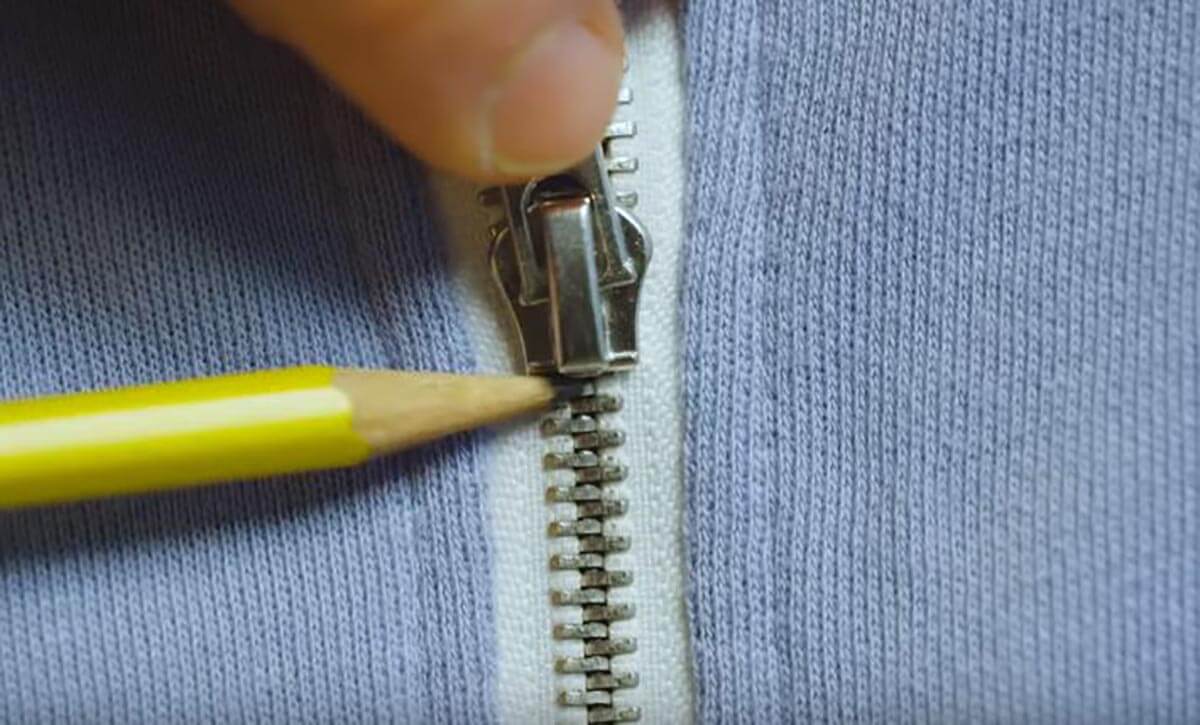 Как нанести графитовый порошк. Источник изображения: youdrop.ru. Фото.