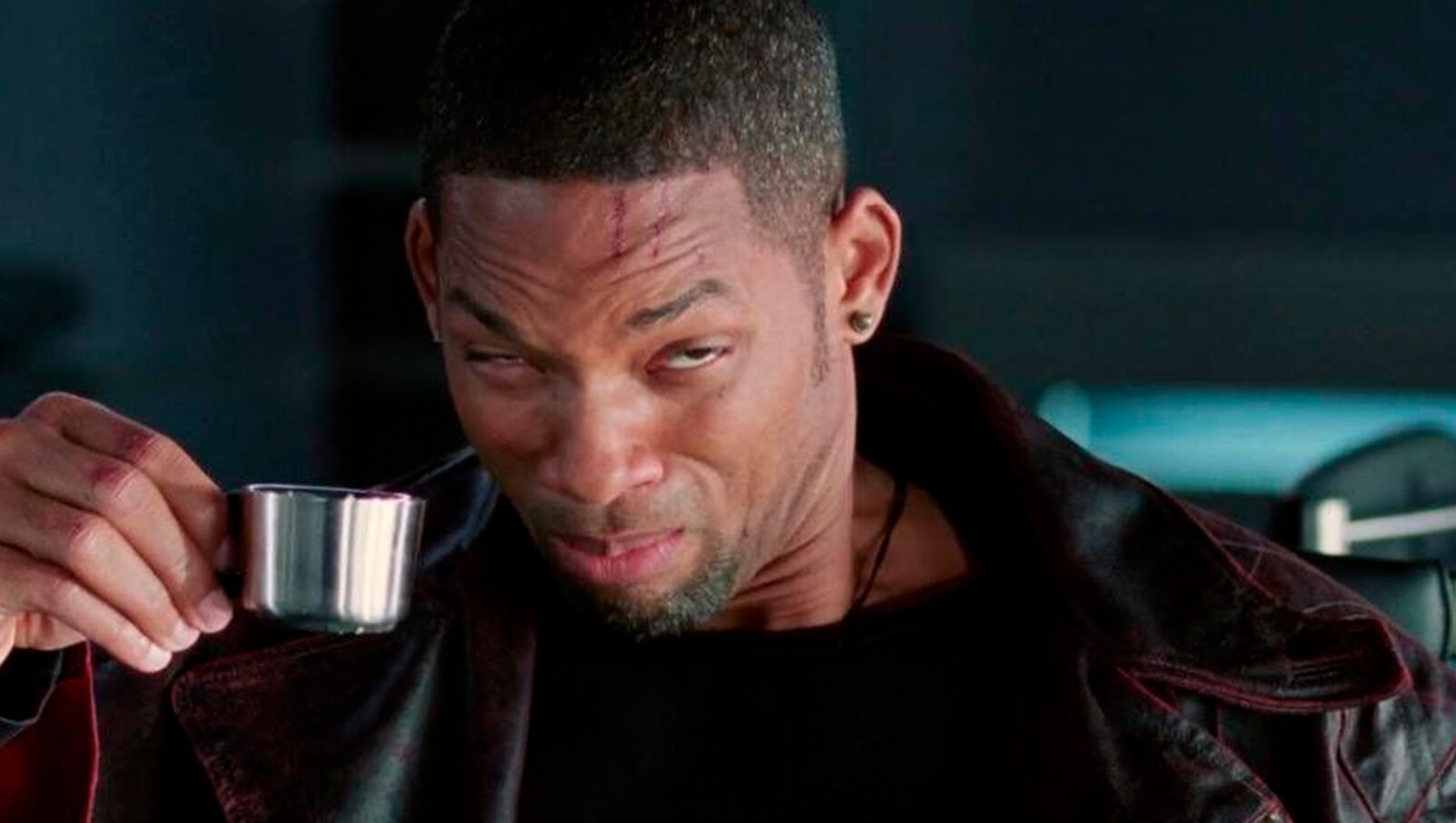 Почему лекарства горькие по своей природе. Горький вкус предупреждает нас о том, что пить слишком много лекарств нельзя. Кадр из фильма «Я робот». Фото.