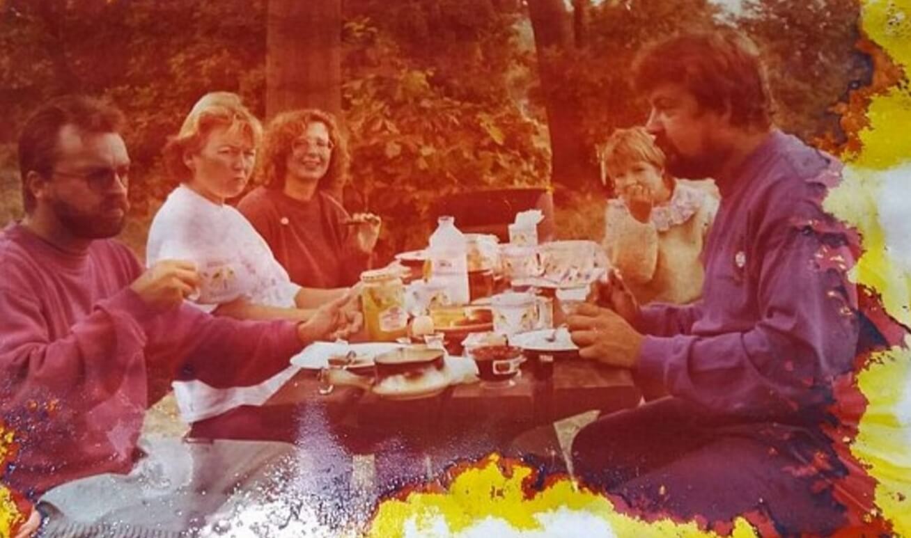 Внутри яхты были найдены семейные фотографии мужчины. Источник фотографии: tech.onliner.by. Фото.