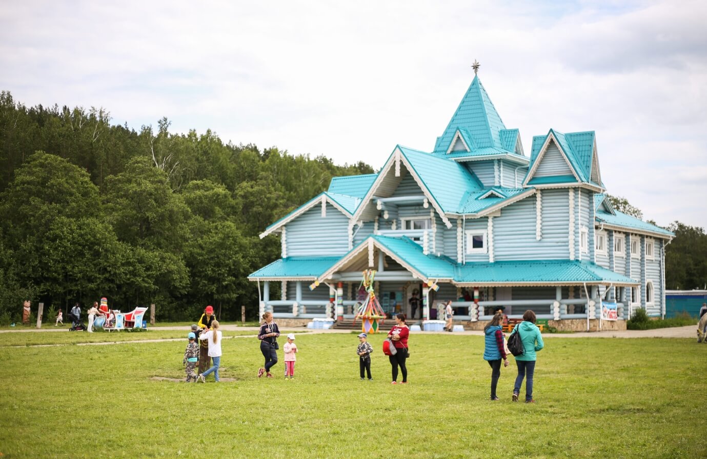 Парк Сказов в Свердловской области. Парк Сказов недалеко от Екатеринбурга. Источник фотографии: parkskazov.ru. Фото.