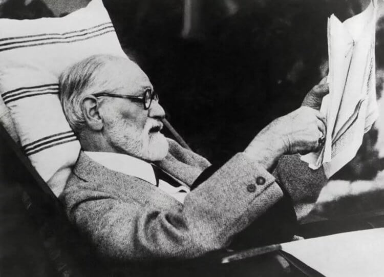 Секс и психика: главная теория Фрейда. «Человеку свойственно считать неправильным то, что ему не нравится, и тогда легко находятся аргументы для возражений», Зигмунд Фрейд. Источник изображения: tgstat.ru. Секс и психика: главная теория Фрейда. «Человеку свойственно считать неправильным то, что ему не нравится, и тогда легко находятся аргументы для возражений», Зигмунд Фрейд. Источник изображения: tgstat.ru. Фото.