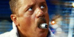 Почему лампочку можно засунуть в рот, а вытащить — уже нет. Фото.