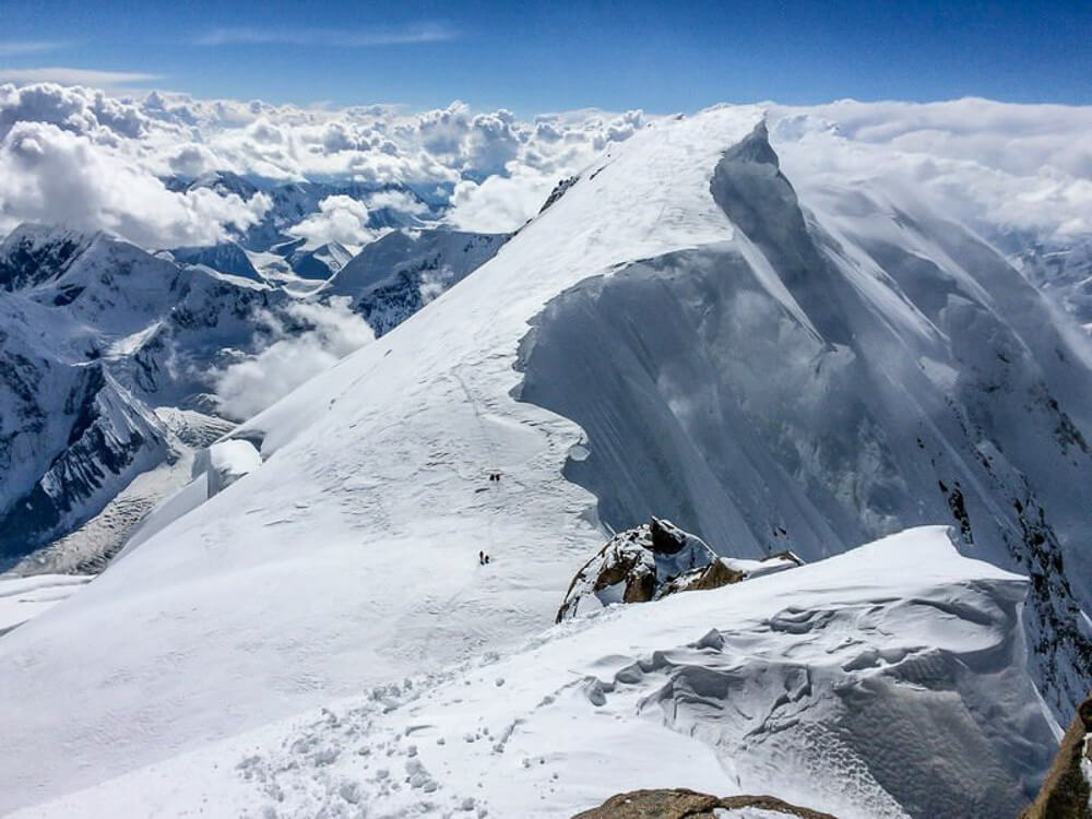 Почему пик Победы называют самой опасной вершиной Тянь-Шаня. Пик Победы самая высокая точка Тянь-Шаня и Киргизии. Источник изображения: jazzophrenia.ru. Фото.