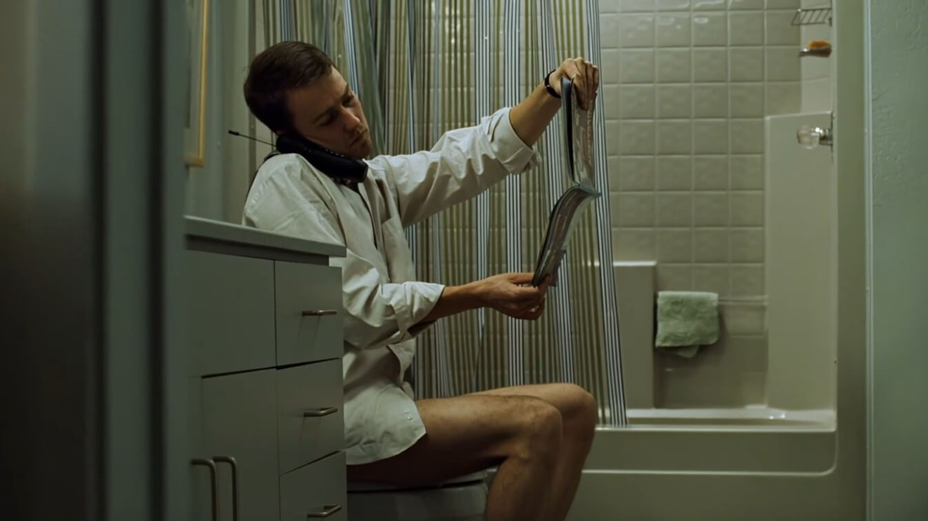 Пролежни на коже. Пролежни от сидения на унитазе могут появиться даже у молодых людей. Кадр из фильма «Бойцовский клуб». Фото.