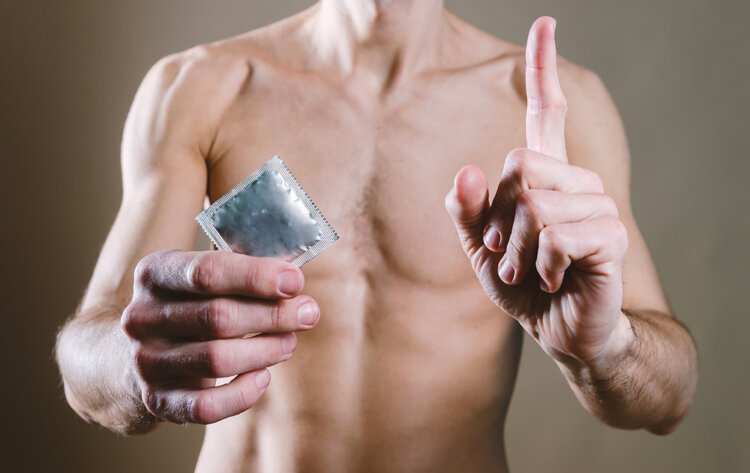 Почему нельзя надевать два презерватива одновременно. Это тот случай, когда два — хуже, чем один. Всё решает правильное использование. Источник изображения: smi2.ru. Почему нельзя надевать два презерватива одновременно. Это тот случай, когда два — хуже, чем один. Всё решает правильное использование. Источник изображения: smi2.ru. Фото.