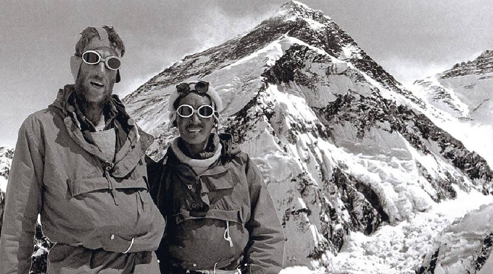 Сложности при подъеме на Эверест. После успеха Хиллари получил рыцарское звание от королевы Елизаветы II, а Тенцинг Норгей стал национальным героем Непала и символом гордости для всего региона. Архивное фото. Сложности при подъеме на Эверест. После успеха Хиллари получил рыцарское звание от королевы Елизаветы II, а Тенцинг Норгей стал национальным героем Непала и символом гордости для всего региона. Архивное фото. Фото.