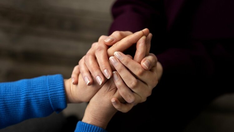 Попытки вас переделать: признак нездоровых отношений. «Нелюбовь может скрываться за самыми не очевидными поступками, особенно за теми, которые мы считаем проявлениями заботы и внимания», — говорит психолог Михаил Лабковский. Источник изображения: change.org. Попытки вас переделать: признак нездоровых отношений. «Нелюбовь может скрываться за самыми не очевидными поступками, особенно за теми, которые мы считаем проявлениями заботы и внимания», — говорит психолог Михаил Лабковский. Источник изображения: change.org. Фото.