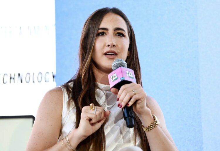 В чем секрет успеха миллиардеров. Бизнес-тренер Коди Санчес. Источник фотографии: fortune.com. В чем секрет успеха миллиардеров. Бизнес-тренер Коди Санчес. Источник фотографии: fortune.com. Фото.