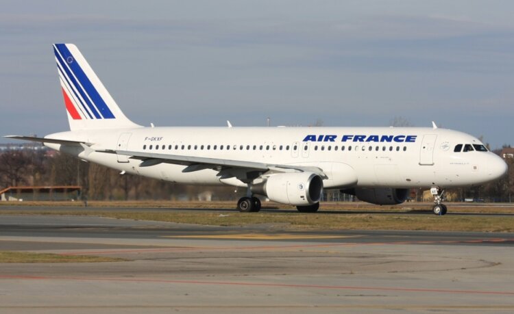 Airbus отзывает более 6000 самолетов, потому что они могут разбиться. Самолет Airbus A320 авиакомпании Air France. Источник изображения: wikimedia.org. Фото.