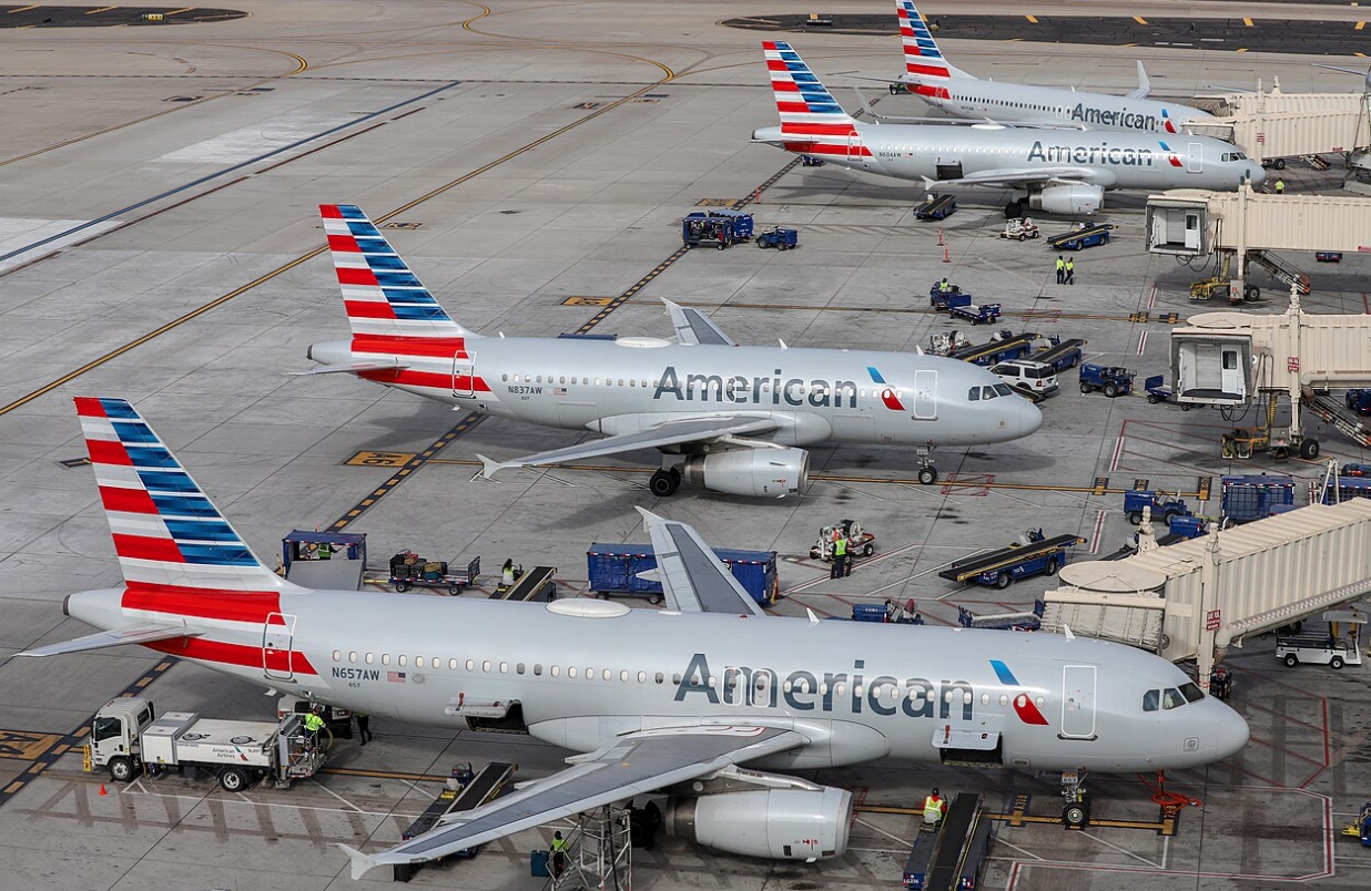 Самолеты Airbus A320 авиакомпании American Airlines. Источник изображения: wikipedia.org. Фото.
