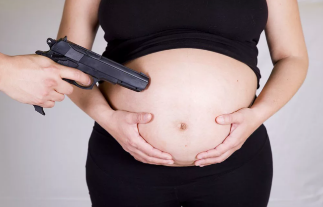 Почему в США убийства стали главной причиной смерти беременных женщин. Фото.