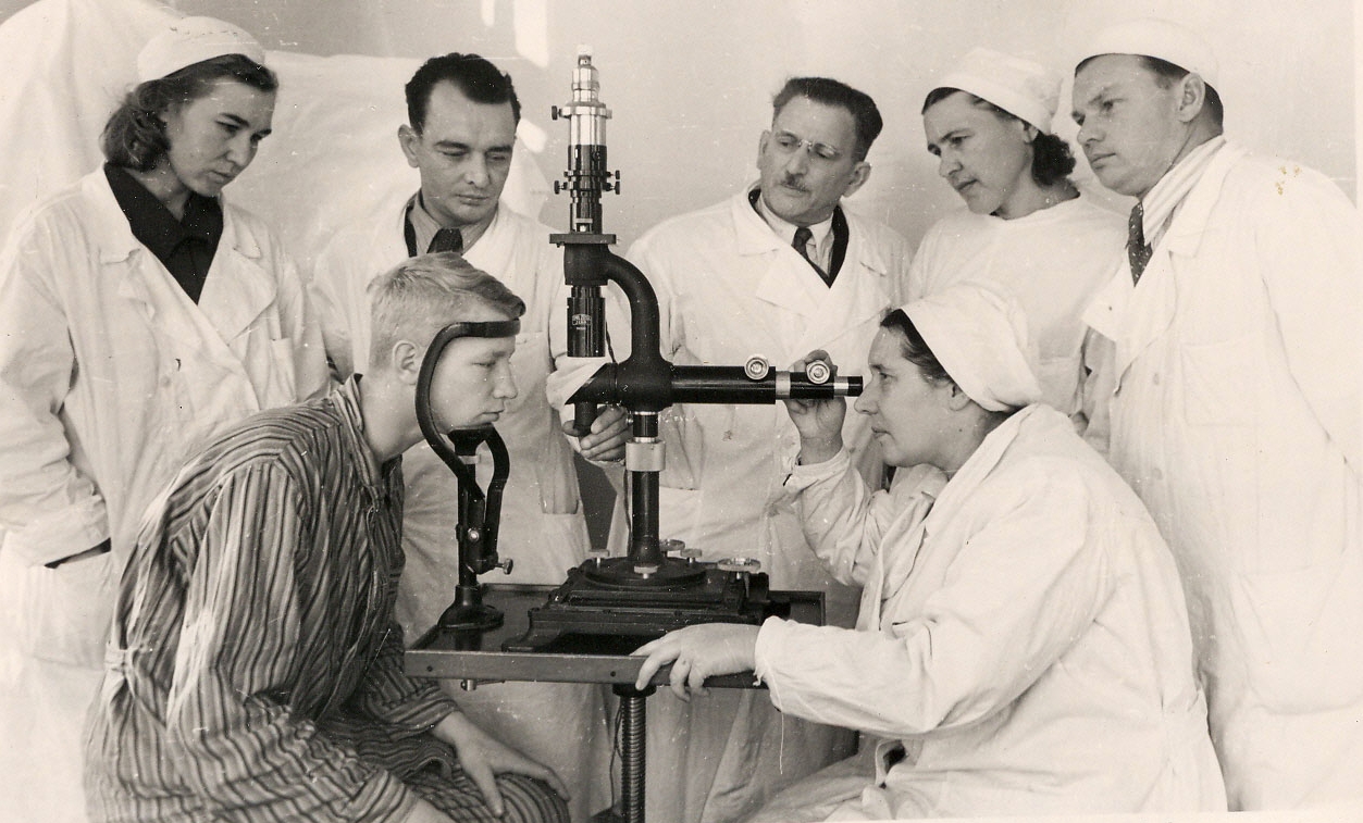 Происхождение слов окулист и офтальмолог. Советские окулисты. Источник фотографии: rsml.med.by. Фото.