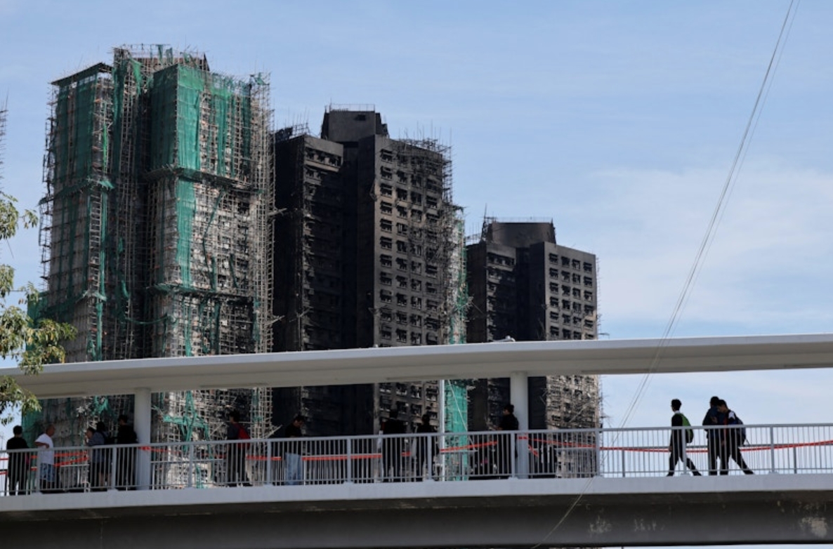 Многие люди все еще заблокированы в своих квартирах. Источник фотографии: reuters.com. Фото.